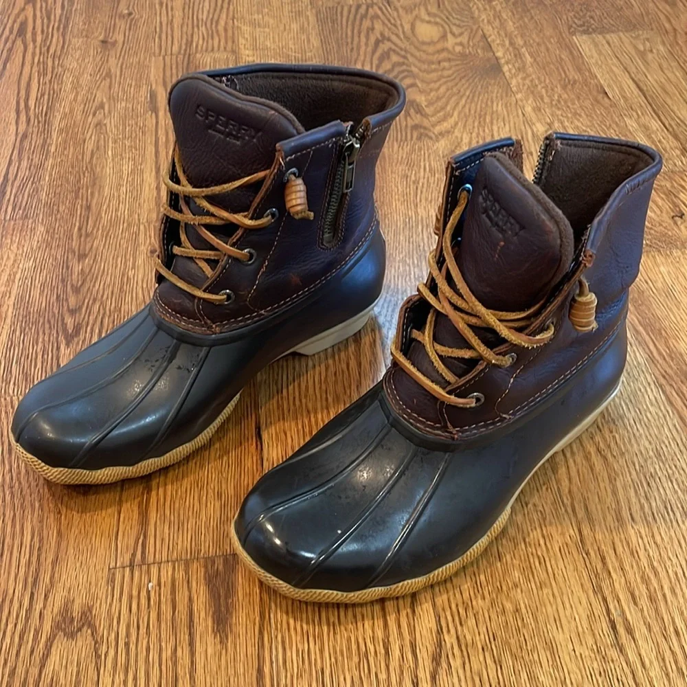 Sperry Women's Saltwater Waterproof Boots. Size 7. Excellent Condition.